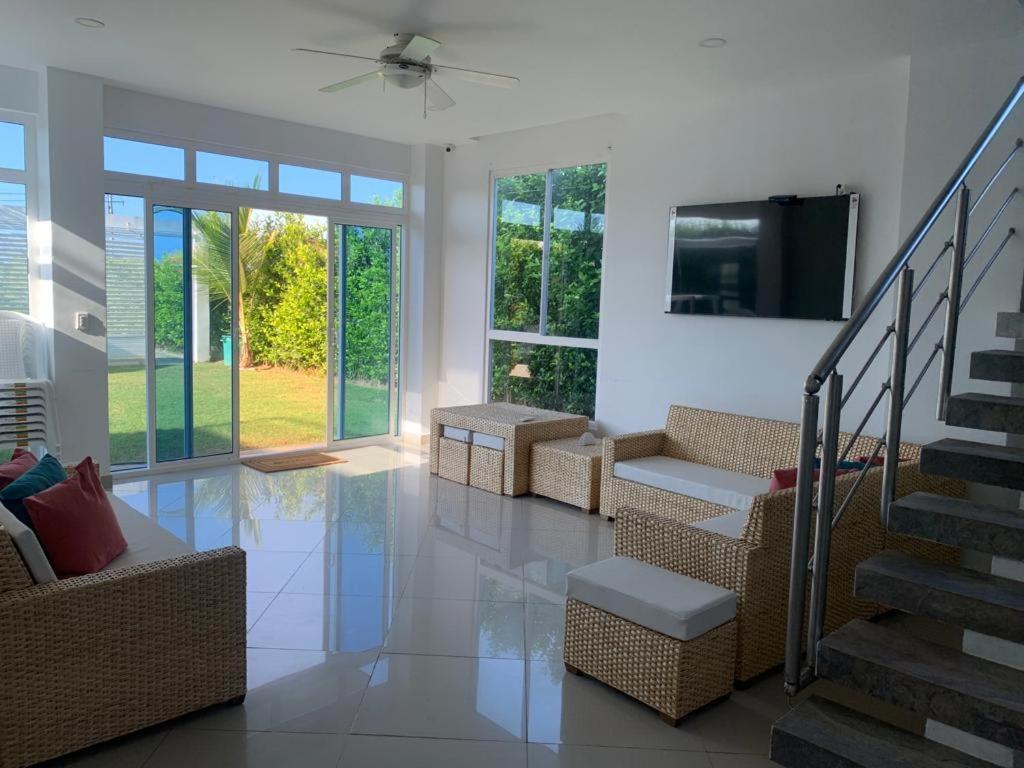 Апарт отель Casa Blanca Malibu Санта-Вероника Экстерьер фото
