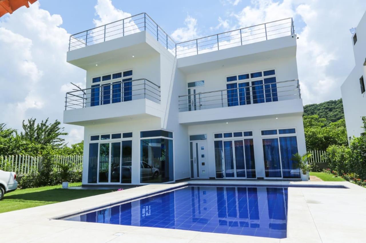 Апарт отель Casa Blanca Malibu Санта-Вероника Экстерьер фото