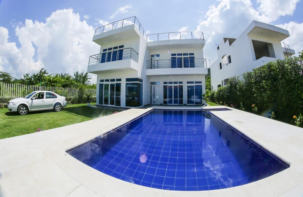 Апарт отель Casa Blanca Malibu Санта-Вероника Экстерьер фото